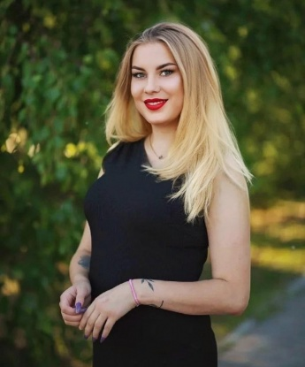 Я креативна и нежна, с опытом, который позволяет мне угодить самым изысканным желаниям. Мои услуги включают массаж, эротический танец, ролевые игры, а также многое другое. Обожаю экспериментировать, чтобы доставить тебе незабываемые моменты нашей встречи. Мои фото гарантированно подтверждают мою привлекательность и очарование. Здесь ты найдешь отзывы о моей работе и убедишься, что я не только слова. Приезжай и позволь мне окунуться с тобой в мир наслаждения. Ты не пожалеешь! 😘💋 Юля